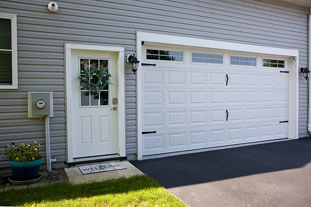 24/7 Emergency Garage Door Panel Replacement experts in Waterbury, CT